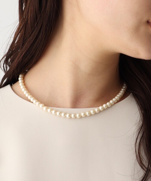 OPAQUE.CLIP(オペークドットクリップ)の「◆ガラス調フェイクパールネックレス【日本製】(ネックレス・レディース・オフホワイト・00)」の7枚目の写真