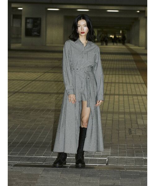 jouetie(ジュエティ)の「【低身長サイズあり】アシメステッチシャツワンピース(ワンピース・レディース・オフホワイト/ブラック/グリーン・MEDIUM/SMALL)」の2枚目の写真