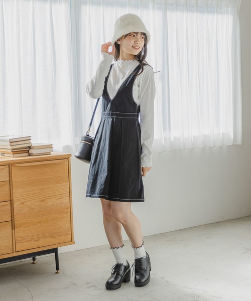 repipi armario（レピピ アルマリオ）の「Vネックボックスプリーツワンピース（ワンピース・キッズ・ブルー/ブラック/ブラウン・SMALL/MEDIUM/LARGE）」の6枚目の写真