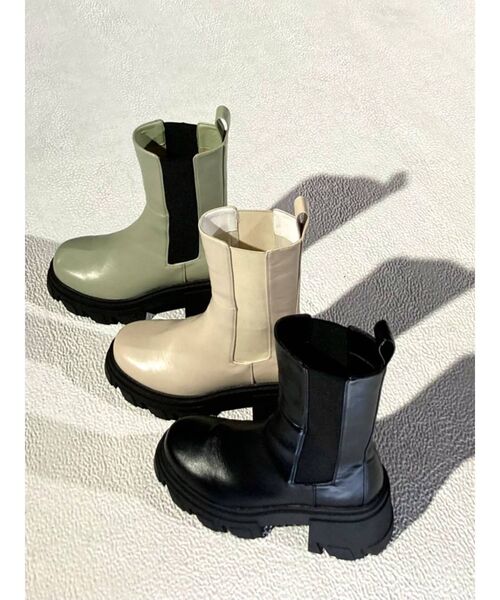 EMODA（エモダ）の「サイドゴアヒールブーツ（ブーツ・レディース・ブラック・LARGE/SMALL/MEDIUM）」の20枚目の写真