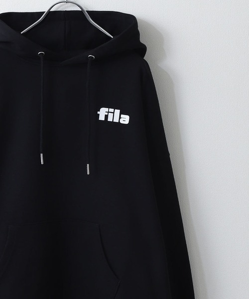 FILA（フィラ）の「【別注】 【FILA】 ビッグシルエット ドロップショルダー ワンポイント ロゴ 刺繍 / プリント 裏毛 スウェット パーカー（パーカー・レディース・ホワイト系1/ホワイト系2/アイボリー系/オートミール/ブラック/ダークグリーン/チャコール/ブラック系/ブルー系/ホワイト系/ブルー系1/ブルー系2/ダークグリーン系/アイボリー系1/アイボリー系2/グレー系/グレー系1/グレー系2/ブラック系1/ブラック系2/ブルー/アイボリー・X-LARGE/MEDIUM/LARGE）」の6枚目の写真