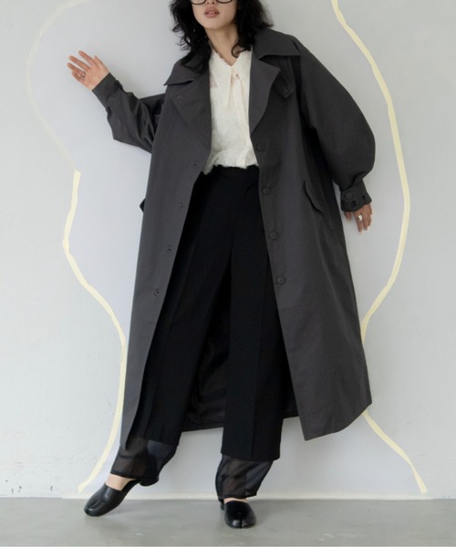 VACANCY（ヴァカンシー）の「ラウンドスリーブトレンチコート（トレンチコート・レディース・チャコールグレー/ベージュ・FREE）」の2枚目の写真