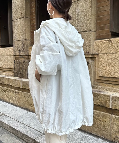 DouDou（ドゥドゥ）の「【WEB限定】アノラックポンチョブルゾン（ブルゾン・レディース・オフホワイト/ベージュ・FREE）」の6枚目の写真