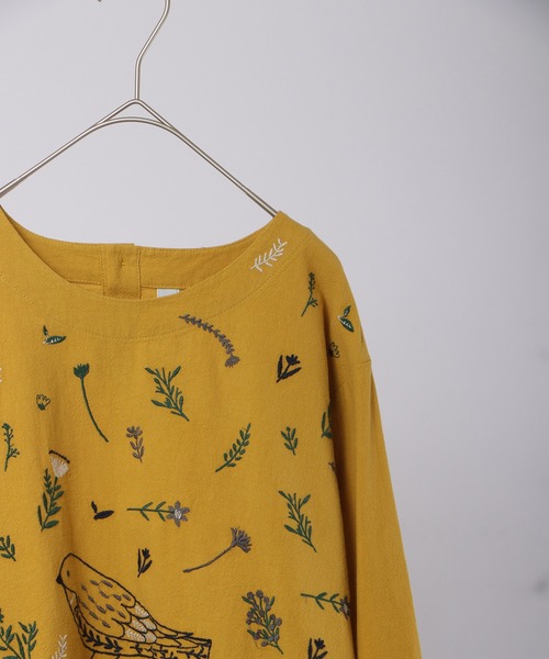 Emago(イマゴ)の「EMAGO 鳥と植物刺繍ブラウス(シャツ/ブラウス・レディース・アイボリー/ネイビー/イエロー・FREE)」の8枚目の写真