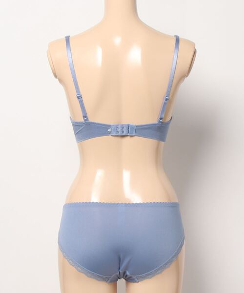 Triumph(トリンプ)の「チャーミングラマー ブラ&ショーツセット ラインアートステッチ【A,B,C,Dカップ】AMST1410 WHU1 + Hikini JX(ブラ&ショーツ・レディース・ブルー・B70/D65/B65/C75/C65/A75/C80/D70/B75/D80/A70/C70/D75)」の2枚目の写真