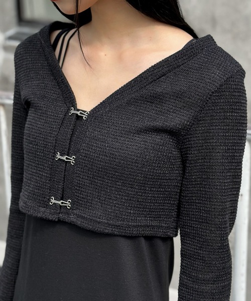 LVEU.（ラブユ.）の「Hook design cropped sheer cardigan / ホックデザインクロップドシアーカーディガン（スウェット・レディース・ブラック・FREE）」の6枚目の写真