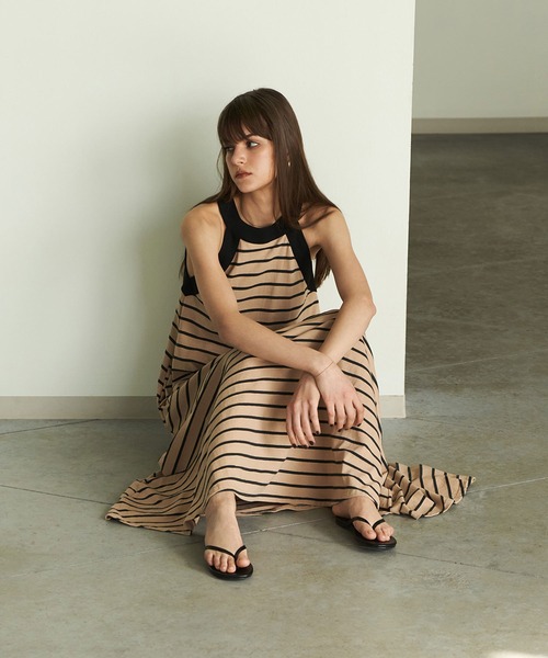 AKTE（アクテ）の「ベーシックビーチサンダル（サンダル・レディース・ゴールド/ブラック・1/2）」の11枚目の写真