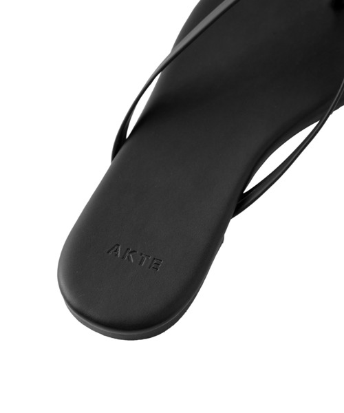 AKTE（アクテ）の「ベーシックビーチサンダル（サンダル・レディース・ゴールド/ブラック・1/2）」の10枚目の写真
