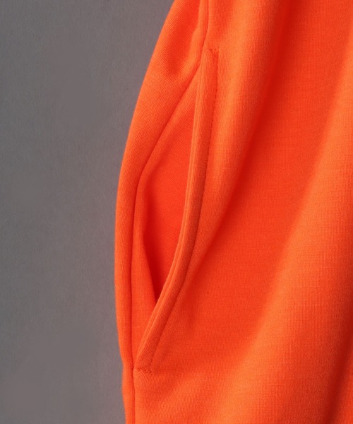 SITRY(シトリー)の「Big silhouette one point stitch half zip polo shirt / ビッグシルエット ワンポイント 刺繍 ハーフジップ 半袖 ポロシャツ(ポロシャツ・メンズ・ホワイト/オレンジ/ブラック・M/L)」の10枚目の写真