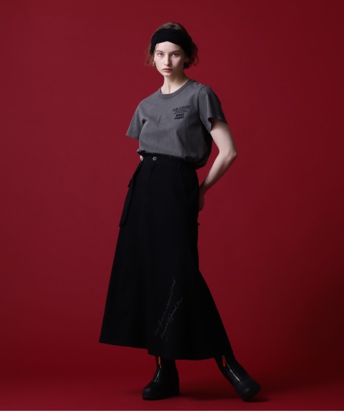 AVIREX（アヴィレックス）の「《COLLECTION》WEST POINT EMBROIDERY FADE WASH T-SHIRT /ウェストポイント エンブロイダリー フェイドウォッシュTシャツ（Tシャツ/カットソー・レディース・ホワイト系2/オレンジ/チャコール・M/S）」の7枚目の写真