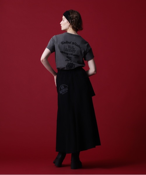 AVIREX（アヴィレックス）の「《COLLECTION》WEST POINT EMBROIDERY FADE WASH T-SHIRT /ウェストポイント エンブロイダリー フェイドウォッシュTシャツ（Tシャツ/カットソー・レディース・ホワイト系2/オレンジ/チャコール・M/S）」の9枚目の写真