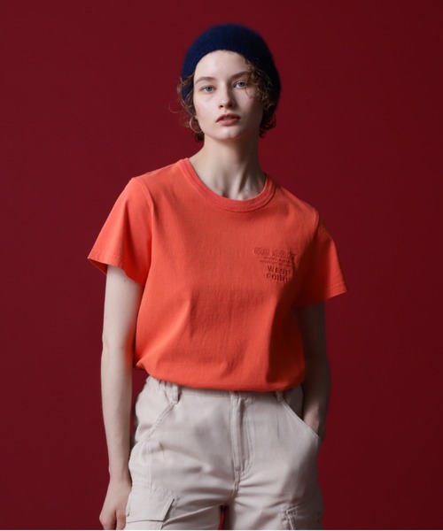 AVIREX（アヴィレックス）の「《COLLECTION》WEST POINT EMBROIDERY FADE WASH T-SHIRT /ウェストポイント エンブロイダリー フェイドウォッシュTシャツ（Tシャツ/カットソー・レディース・ホワイト系2/オレンジ/チャコール・M/S）」の21枚目の写真