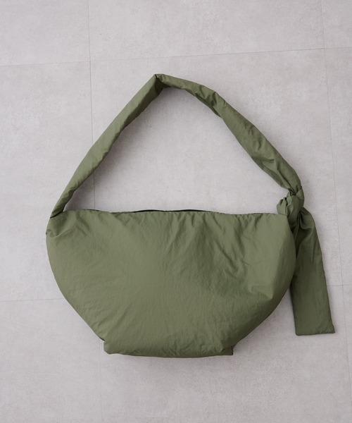 Actually(アクチュアリー)の「ナイロンワンショルダー(ショルダーバッグ・レディース・ライトブルー/ブラック/グリーン・フリー)」の20枚目の写真