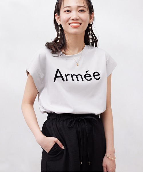 Chez toi（シェトワ）の「機能素材ノースリロゴプルオーバー（Tシャツ/カットソー・レディース・グレイッシュベージュ/ブラック/オフホワイト・FREE）」の7枚目の写真