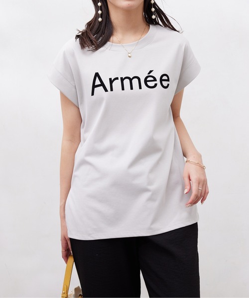 Chez toi（シェトワ）の「機能素材ノースリロゴプルオーバー（Tシャツ/カットソー・レディース・グレイッシュベージュ/ブラック/オフホワイト・FREE）」の4枚目の写真