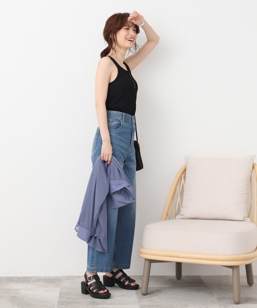 Cutie Blonde（キューティーブロンド）の「◆大人ヘルシーコーデに！ カップ付きタンク（タンクトップ・レディース・ブラック/ナチュラル・03/02）」の4枚目の写真