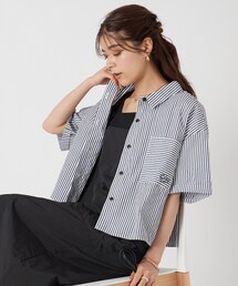 Cutie Blonde | スタイルアップも叶える！ 旬なオーバーサイズ短丈シャツ(シャツ/ブラウス)