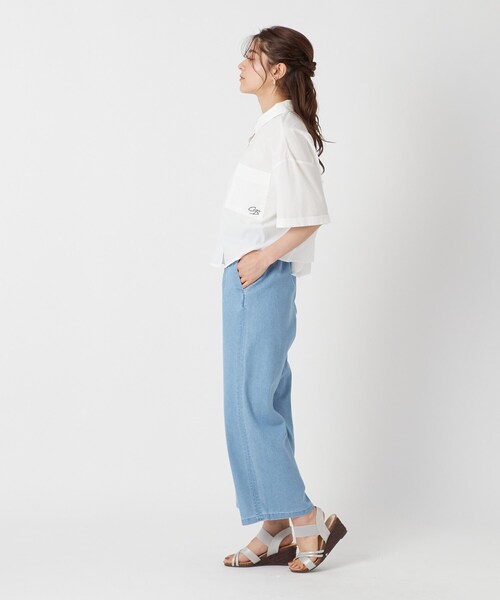 Cutie Blonde（キューティーブロンド）の「◆スタイルアップも叶える！ 旬なオーバーサイズ短丈シャツ（シャツ/ブラウス・レディース・ホワイト系/ネイビー系2・00）」の4枚目の写真