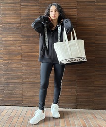 MICHAEL KORS ブラック フルジップパーカー XS新品、未使用 MICHAEL KORS（マイケルコース）の「ロゴテープ コットン