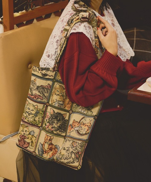 kutir（クティール）の「【クティールとレトロ】リボンゴブラントートバッグ（トートバッグ・レディース・グリーン/ベージュ/ブラック/ブラウン・FREE）」の4枚目の写真