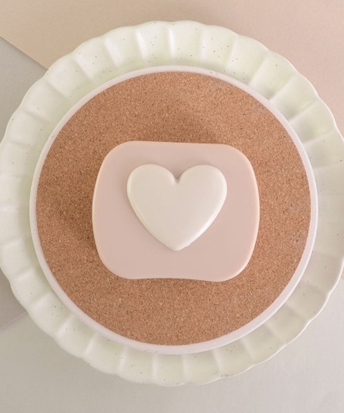 Mayree(メイリー)の「【float】コンパクト ハートデザイン ヌーディーカラー コンタクトケース/カラコンケース(その他ビューティーグッズ・レディース・ワインレッド/ピンクベージュ/ベージュ・FREE)」の3枚目の写真