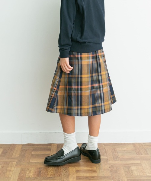 URBAN RESEARCH DOORS(アーバンリサーチドアーズ)の「『親子リンク』カラーチェックスカート(KIDS)(スカート・キッズ・オレンジ系その他/グレー系その他・150)」の3枚目の写真