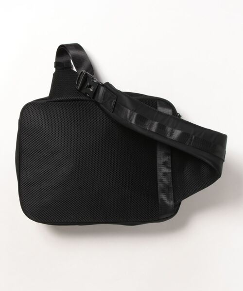 Eddie Bauer（エディーバウアー）の「スカイラー スリングバッグ（ショルダーバッグ・メンズ・ネイビー/ブラック・F）」の13枚目の写真