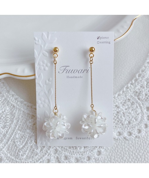 tone（トーン）の「【fuwari】ビーズフラワーボール　サージカルステンレス　ピアス(MA)（ピアス（両耳用）・レディース・B/A・FREE）」の2枚目の写真