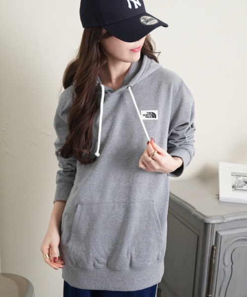THE NORTH FACE(ザノースフェイス)の「【THE NORTH FACE / ザ ノースフェイス】HERITAGE PATCH PULLOVER HOODIE / ヘリテージパッチ プルオーバーフーディー NF0A7UNU(パーカー・メンズ・ブラウン/ブラック/グレー・S/M/L)」の5枚目の写真