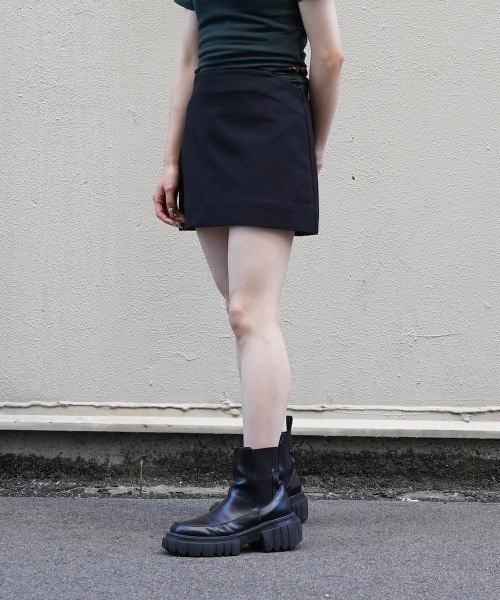 GANNI(ガニー)の「GANNI Cotton Suiting Mini Skirt(スカート・レディース・ブラック・32)」の4枚目の写真