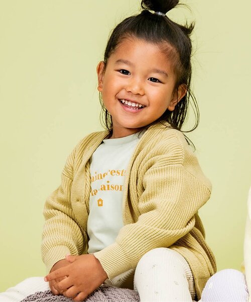 Ampersand（アンパサンド）の「premier スプリングニットカーディガン（カーディガン/ボレロ・キッズ・オフホワイト/イエロー/ブラック・120/110/130/140/90/100/70/80）」の3枚目の写真