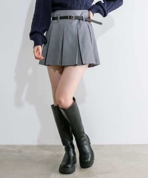 OLIVE des OLIVE（オリーブデオリーブ）の「ベルト付きボックスプリーツミニスカート　1041010010（スカート・レディース・チャコールグレー/ケミカルウォッシュ/アイボリー/ブラック・FREE）」の3枚目の写真