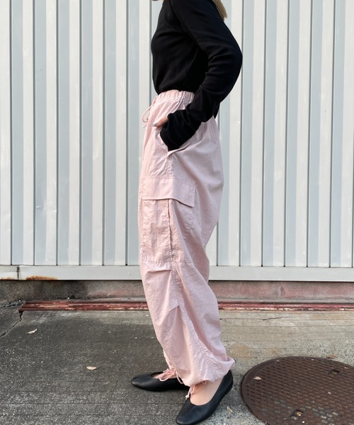 JEANS FACTORY Clothes（ジーンズファクトリークローズ）の「【non-no 10月号掲載】[Jeans Factory Clothes/ジーンズファクトリークローズ] ナイロンカーゴパンツ（カーゴパンツ・レディース・カーキ/ピンク/ブラック/ホワイト・M/S）」の18枚目の写真