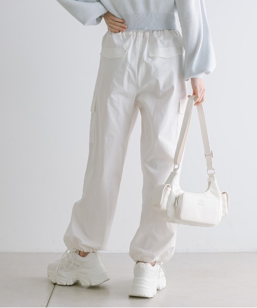 OLIVE des OLIVE（オリーブデオリーブ）の「【WEB限定】colorfulカーゴパンツ　1041020040（カーゴパンツ・レディース・ピンク/サックスブルー/ブラック/オフホワイト・FREE）」の7枚目の写真