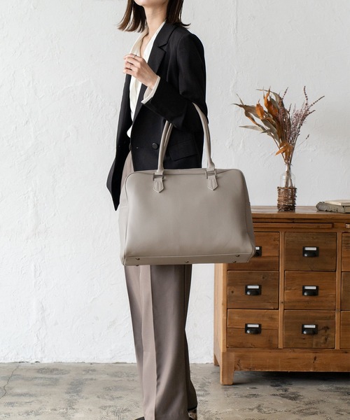 VitaFelice（ヴィータフェリーチェ）の「ラウンドファスナービッグボストンバッグ キャリーバー通し付き（ボストンバッグ・レディース・グレー/ブラック/ライトグレー・FREE）」の12枚目の写真