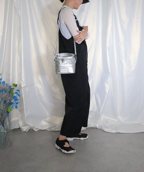 COLDE （コルデ）の「ボンディングバニティバッグ（ショルダーバッグ・レディース・ブラック/シルバー/ライトグリーン・FREE）」の14枚目の写真