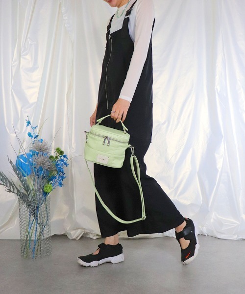 COLDE （コルデ）の「ボンディングバニティバッグ（ショルダーバッグ・レディース・ブラック/シルバー/ライトグリーン・FREE）」の22枚目の写真