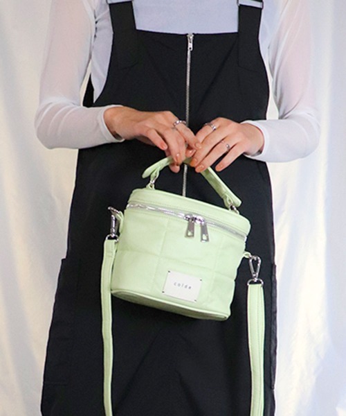 COLDE （コルデ）の「ボンディングバニティバッグ（ショルダーバッグ・レディース・ブラック/シルバー/ライトグリーン・FREE）」の21枚目の写真