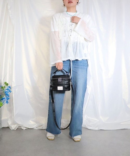 COLDE （コルデ）の「ボンディングバニティバッグ（ショルダーバッグ・レディース・ブラック/シルバー/ライトグリーン・FREE）」の7枚目の写真