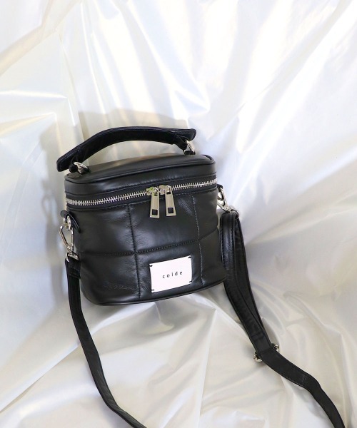 COLDE （コルデ）の「ボンディングバニティバッグ（ショルダーバッグ・レディース・ブラック/シルバー/ライトグリーン・FREE）」の9枚目の写真