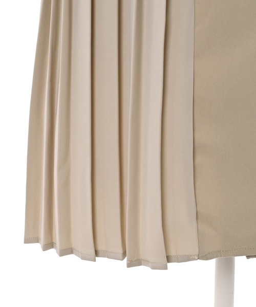 Narcissus（ナルシス）の「【Narcissus】プリーツトレンチジャケット（その他アウター・レディース・ブラック/ベージュ・FREE）」の3枚目の写真