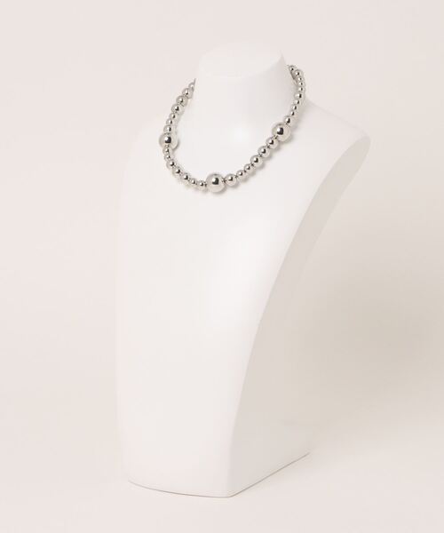 LOWRYS FARM（ローリーズファーム）の「ボールマンテルネックレス　111650（ネックレス・レディース・グレー・FREE）」の2枚目の写真