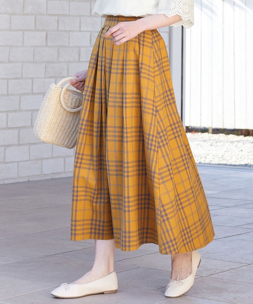 Viola e Viola(ヴィオラエヴィオラ)の「ビッグチェックタックスカート(スカート・レディース・イエロー・LARGE/X-LARGE/MEDIUM)」の1枚目の写真