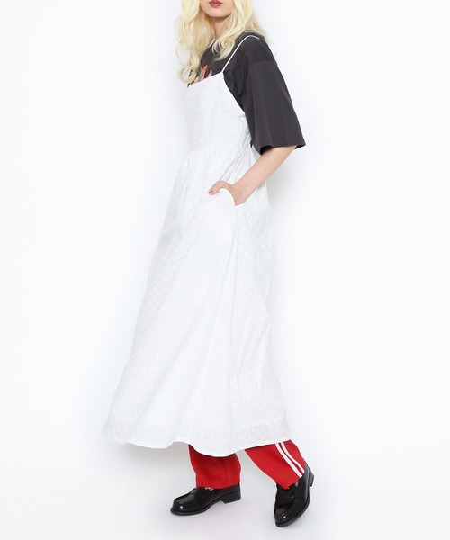 PUNYUS（プニュズ）の「コットンレースキャミワンピース（ワンピース・レディース・ホワイト/ブラック・1/4/3/2）」の3枚目の写真