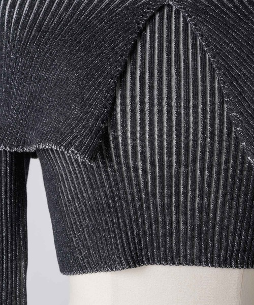 VIOLETTA（ヴィオレッタ）の「ベルスリーブ配色リブニット（ニット/セーター・レディース・ブラック/モカ/レッド・FREE）」の9枚目の写真