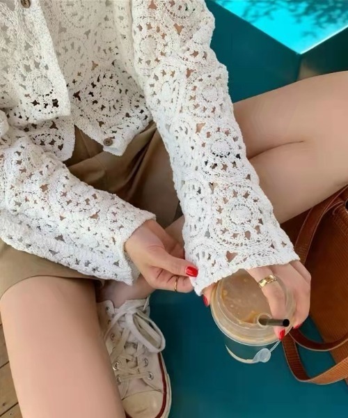 LADY LIKE(レディライク)の「サークルかぎ編みシアーカーディガン(カーディガン/ボレロ・レディース・ベージュ/ホワイト・M)」の5枚目の写真