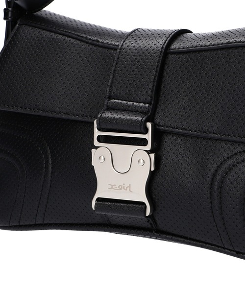 X-girl（エックスガール）の「MOTIF BUCKLE BAG（ショルダーバッグ・レディース・ブラック/ホワイト・ONE SIZE）」の12枚目の写真