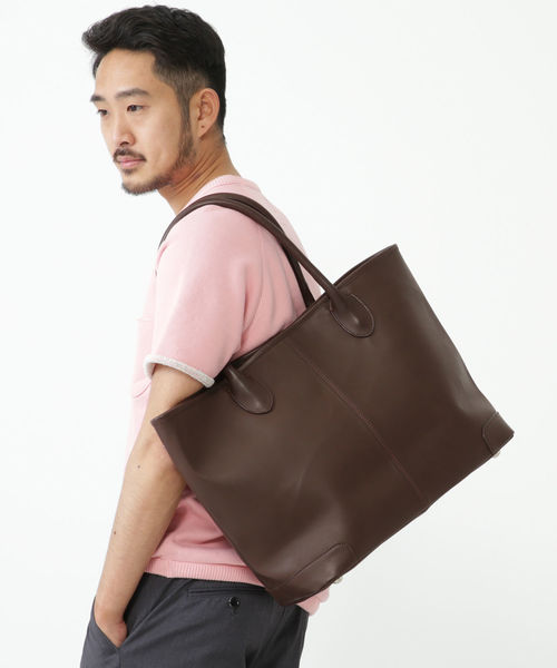 BEAMS（ビームス）の「BEAMS / LEATHER TOTE②（トートバッグ・メンズ・ブラック/ダークブラウン/ネイビー・ONE SIZE）」の12枚目の写真
