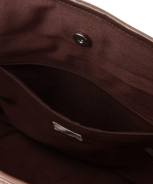 BEAMS（ビームス）の「BEAMS / LEATHER TOTE②（トートバッグ・メンズ・ブラック/ダークブラウン/ネイビー・ONE SIZE）」の10枚目の写真