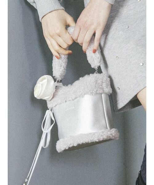 CALNAMUR(カルナムール)の「2WAYシャイニーボアバッグ(ハンドバッグ・レディース・ピンク/グレー・FREE)」の10枚目の写真